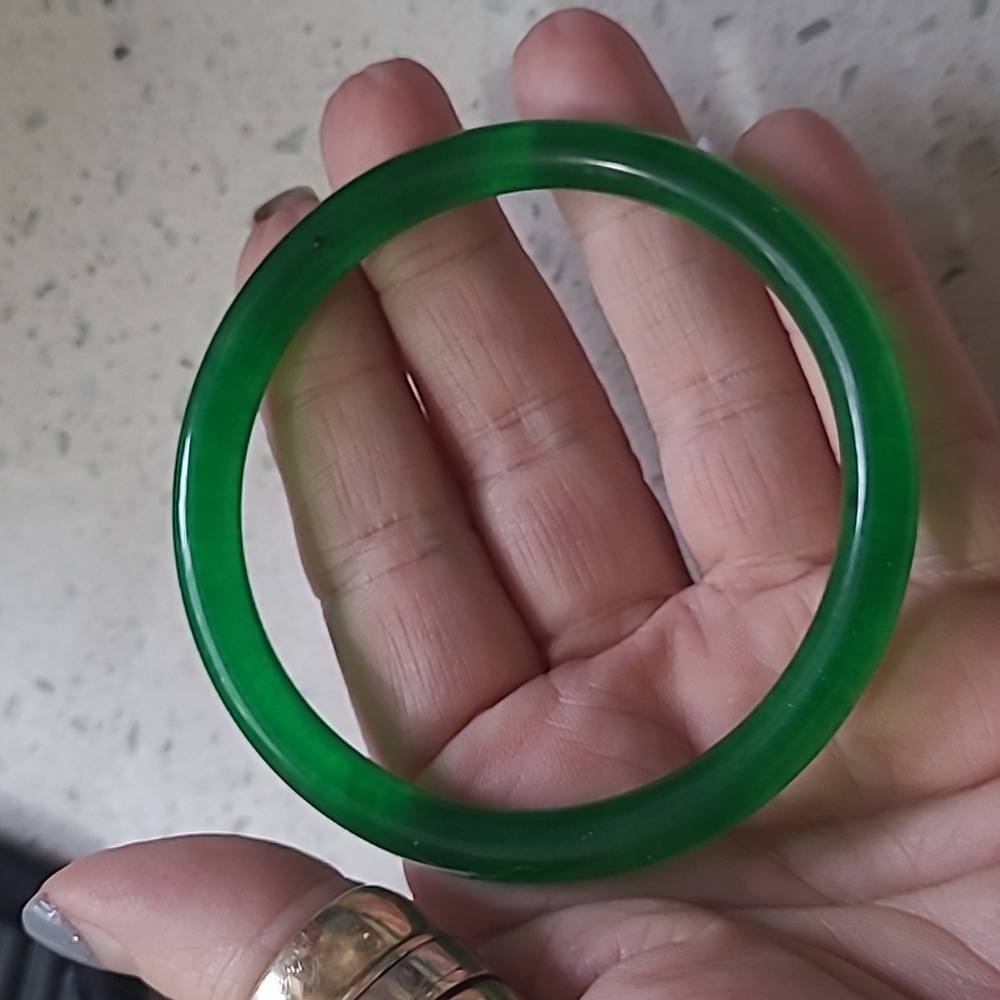 Beautiful Jade Bangle Bracelet